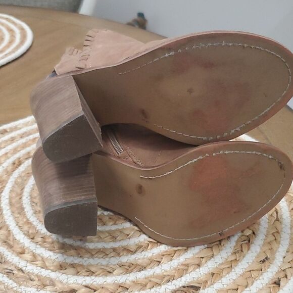 Vince Camuto Women's Leather French Taupe Kicetta Boot, sz 7.5 - Picture 8 of 12